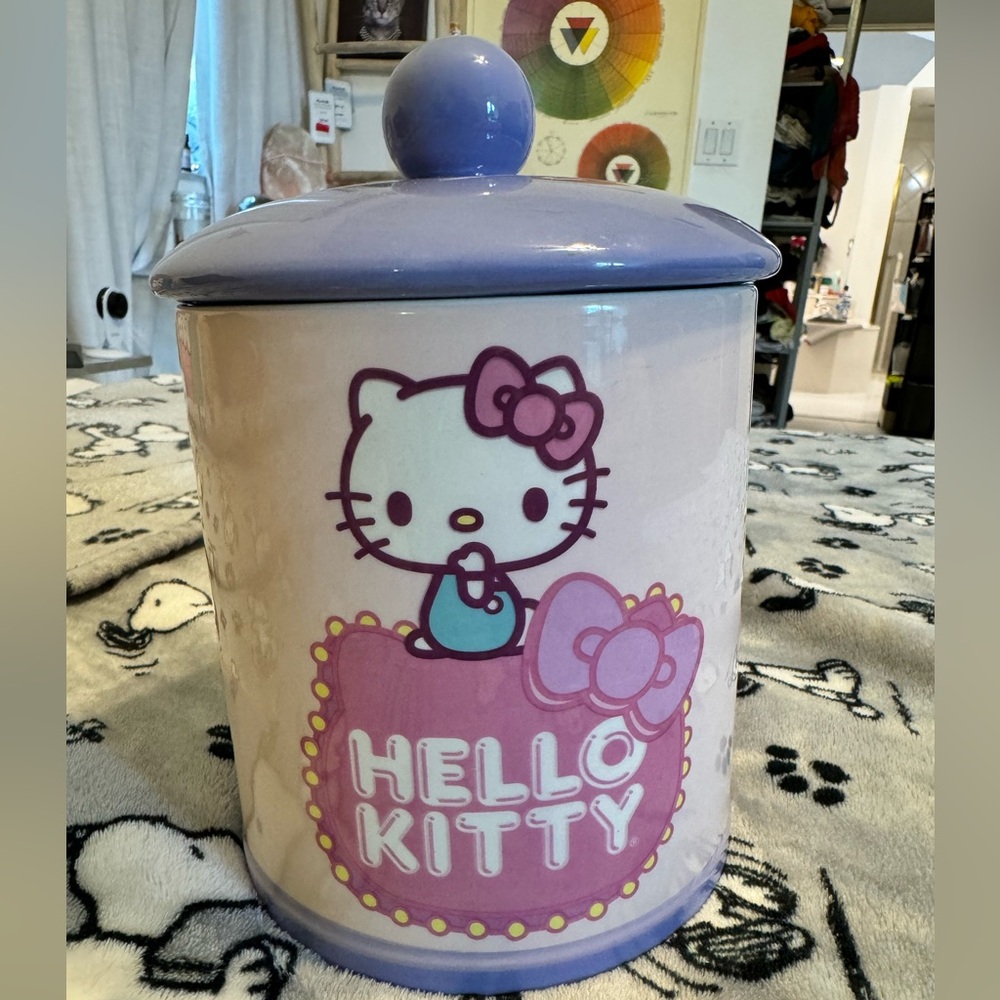 🆕️ RARE AND CUTE SANRIO HELLO KITTY CANISTER COOKIE treat pet JAR 💜💗